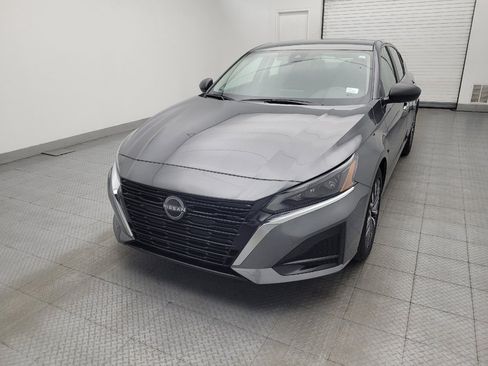 Used 2025 Nissan Altima 2.5 SV FWD image 15