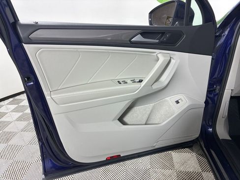 Used 2022 Volkswagen Tiguan SE image 26