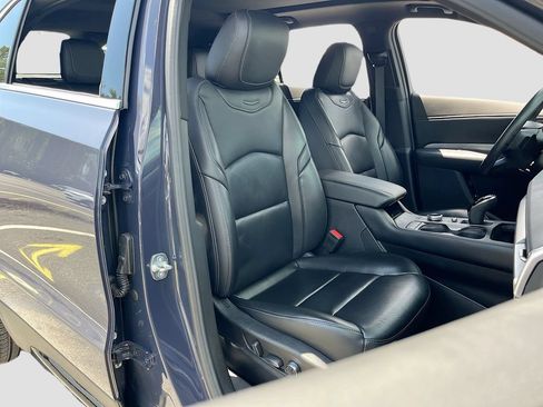 Used 2024 Cadillac XT4 Premium Luxury w/ Technology Package FWD image 27