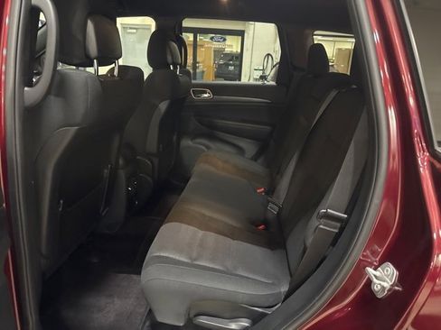 Used 2017 Jeep Grand Cherokee Laredo w/ Quick Order Package 23E image 10