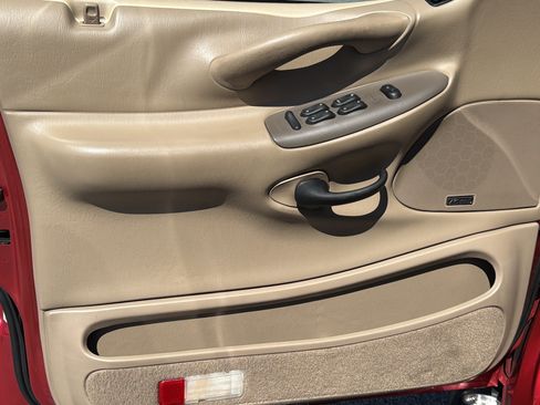 Used 1998 Ford Expedition 2WD image 11