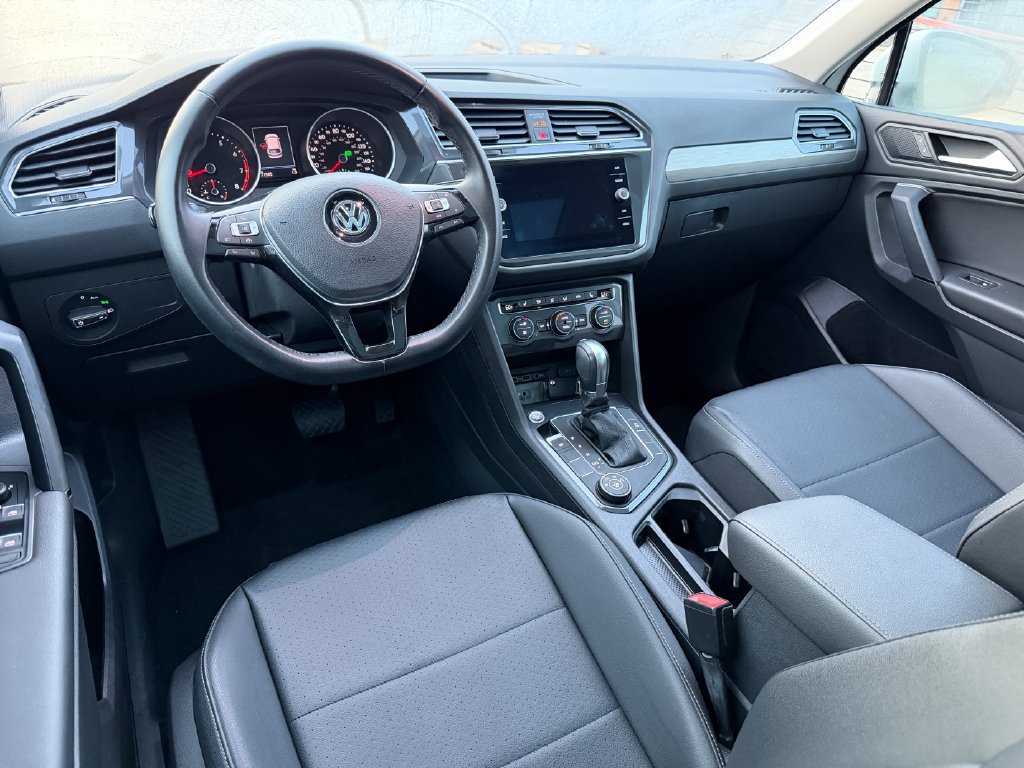 Used 2019 Volkswagen Tiguan SE w/ Panoramic Sunroof Package AWD/4WD image 13