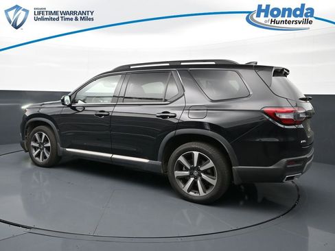 Used 2024 Honda Pilot Touring image 6