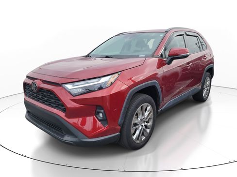 Used 2022 Toyota RAV4 XLE Premium FWD image 3