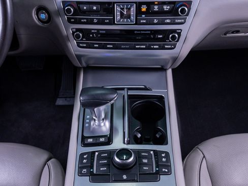 Used 2018 Genesis G80 3.8 w/ Option Group 03 image 28