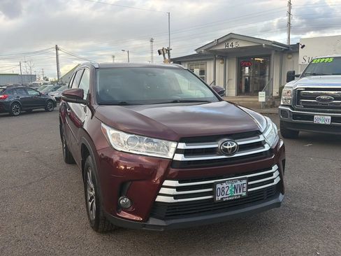 Used 2019 Toyota Highlander XLE w/ Protection Package #3 AWD/4WD image 1