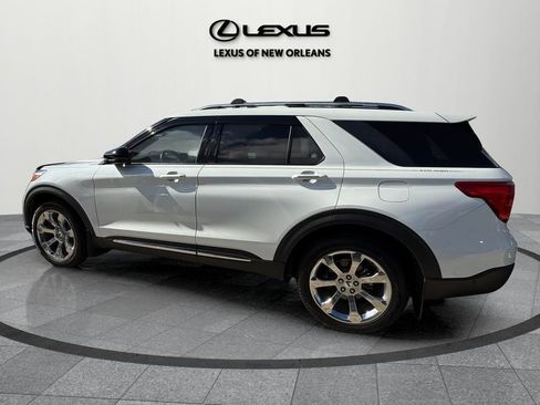 Used 2020 Ford Explorer Platinum w/ Premium Technology Package image 4