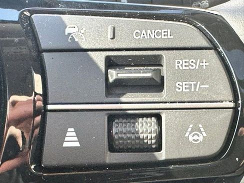Used 2025 Honda Pilot Elite image 13