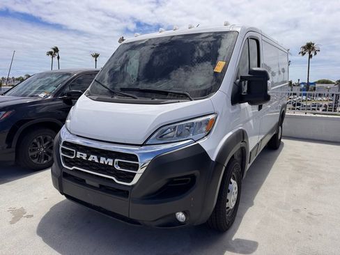 Used 2023 RAM ProMaster 2500 FWD image 3