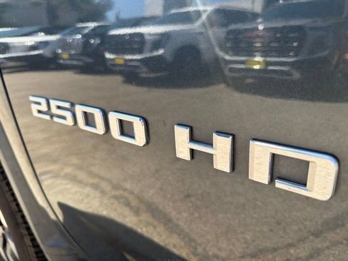 Used 2020 Chevrolet Silverado 2500 Custom w/ Custom Value Package AWD/4WD image 10