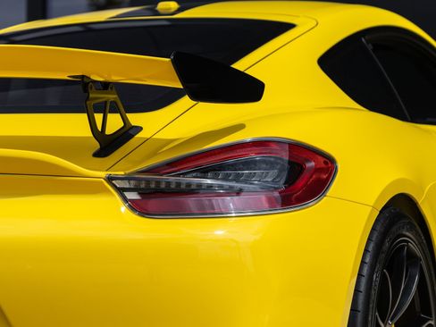 Certified 2016 Porsche Cayman GT4 RWD image 19