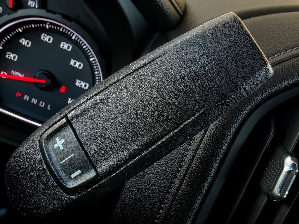 Used 2019 Chevrolet Silverado 1500 LTZ AWD/4WD image 32