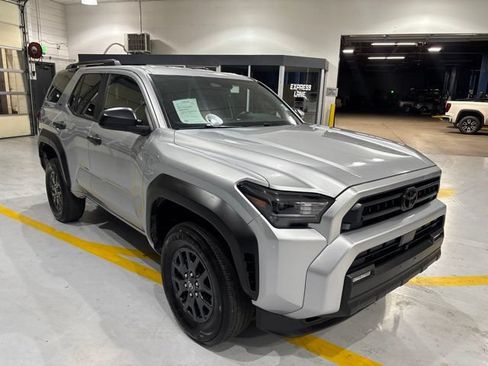 Used 2026 Toyota 4Runner SR5 AWD/4WD image 4