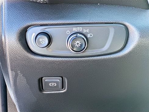 Used 2022 Chevrolet Blazer LT image 10