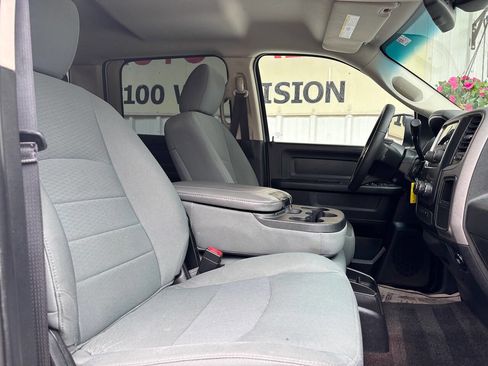 Used 2016 RAM 2500 Tradesman w/ Chrome Appearance Group image 16