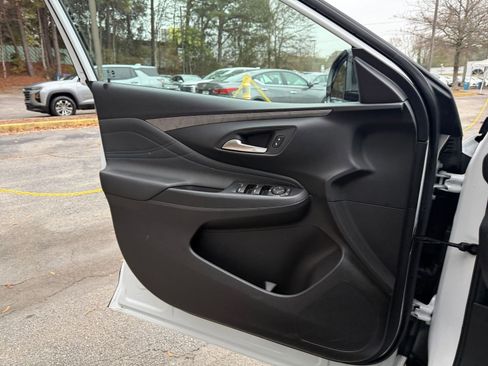 Used 2025 Buick Envista Sport Touring image 20