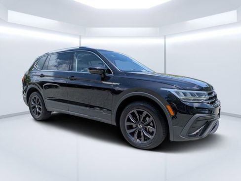 Certified 2022 Volkswagen Tiguan SE AWD/4WD image 1
