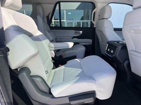 Certified 2025 Ford Expedition Max Platinum w/ Driver's Package image 7