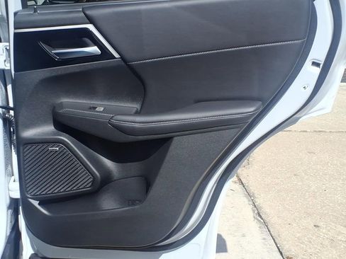 Used 2026 Mitsubishi Outlander LE FWD image 11