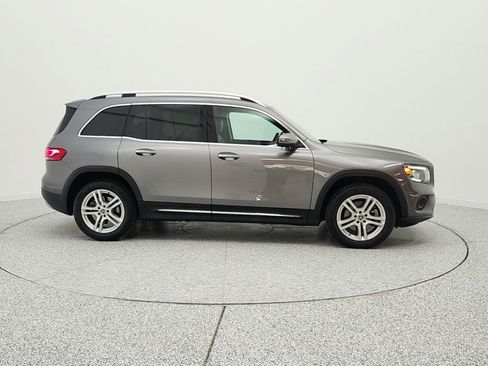 Used 2022 Mercedes-Benz GLB 250 image 4