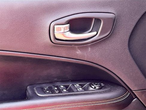 Used 2019 Jeep Compass Latitude image 17