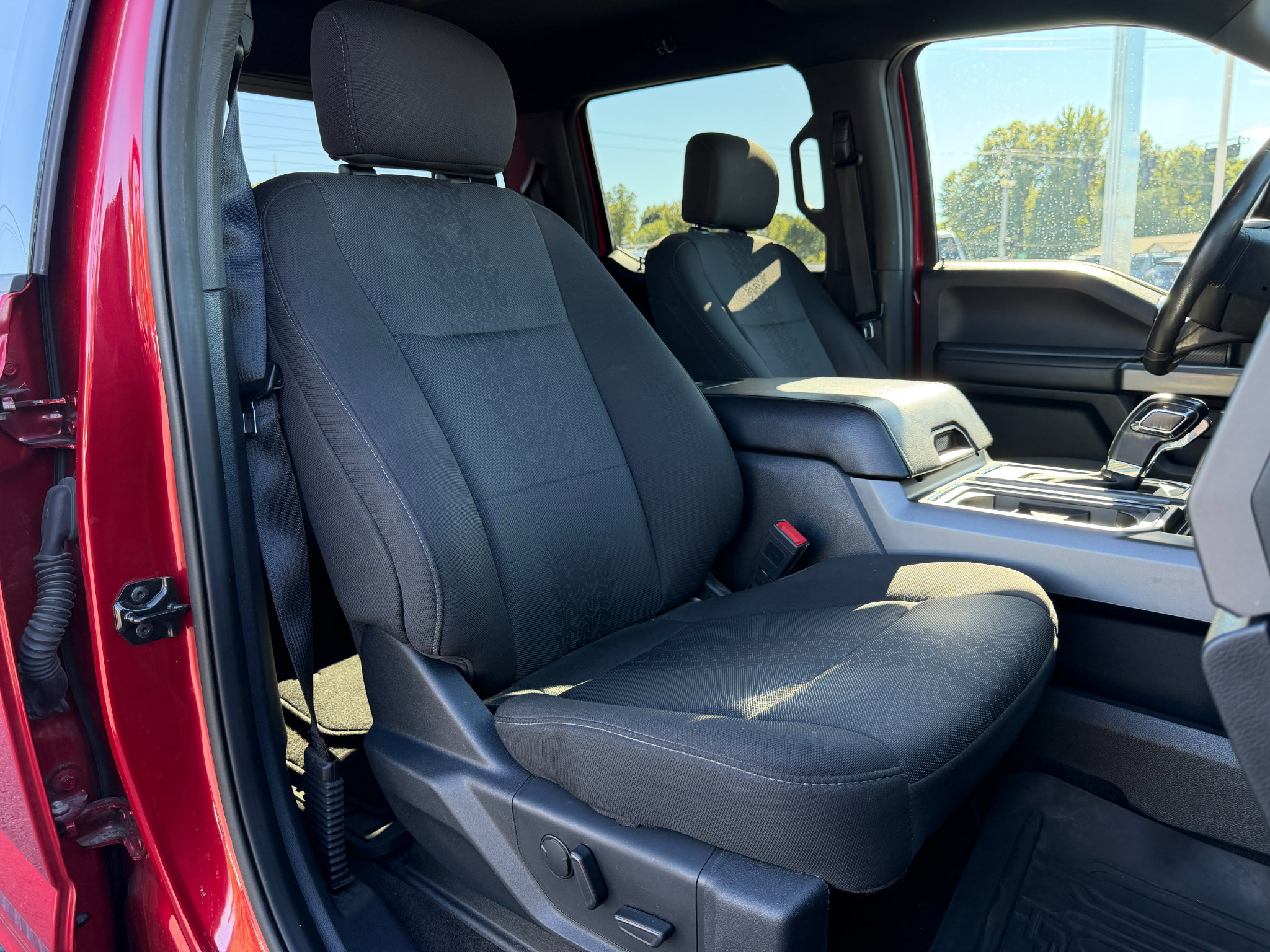Used 2020 Ford F150 XLT w/ Equipment Group 302A Luxury AWD/4WD image 17