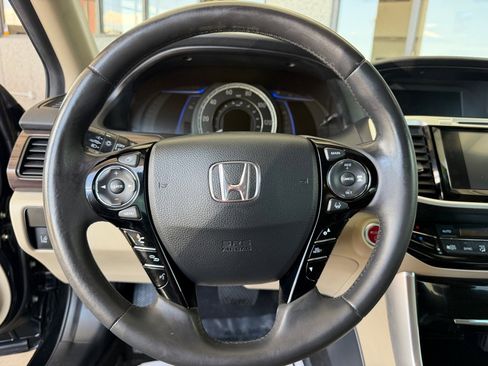 Used 2017 Honda Accord EX-L image 8