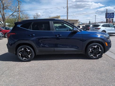 Used 2024 Kia Seltos EX image 5