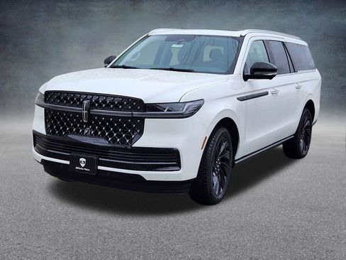 New 2026 Lincoln Navigator L Black Label AWD/4WD image 3