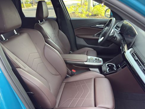 Used 2025 BMW X1 xDrive28i AWD/4WD image 6