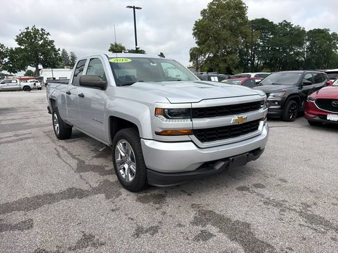 Used 2018 Chevrolet Silverado 1500 Custom w/ Custom Value Package AWD/4WD image 4