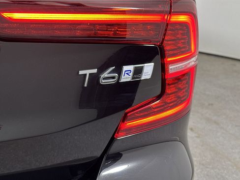 Used 2019 Volvo S60 T6 R-Design image 19