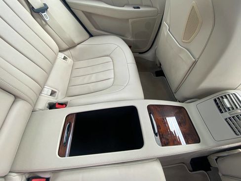 Used 2015 Mercedes-Benz CLS 550 4MATIC image 24