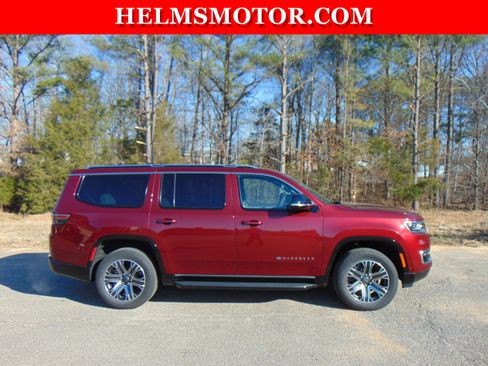 Certified 2025 Jeep Wagoneer 4WD image 12