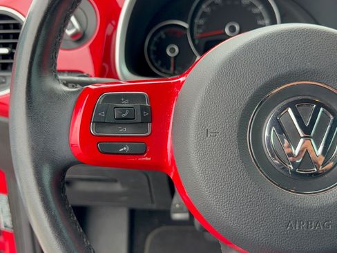 Used 2019 Volkswagen Beetle 2.0T S FWD image 18