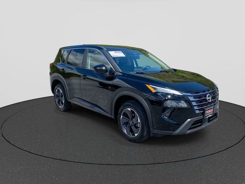 Used 2024 Nissan Rogue SV AWD/4WD image 2