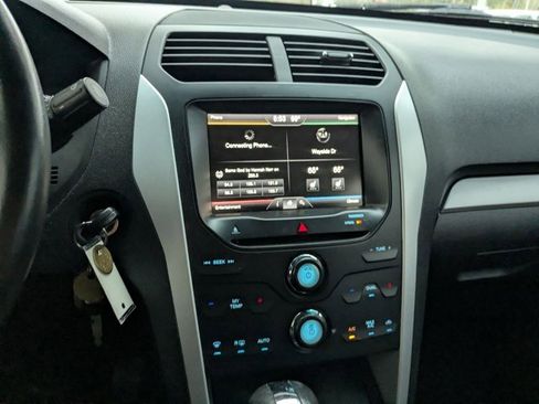 Used 2015 Ford Explorer XLT w/ Equipment Group 202B image 11