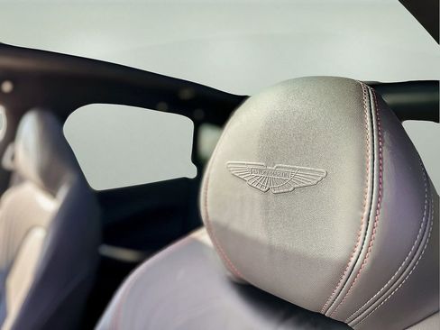 Used 2024 Aston Martin DBX image 20