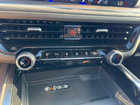 New 2026 Chevrolet Suburban Premier image 44