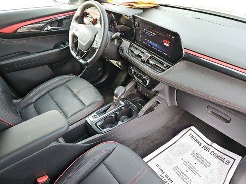 Used 2025 Chevrolet TrailBlazer RS w/ Convenience Package image 14