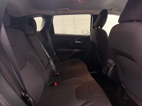 Used 2020 Jeep Cherokee Latitude image 29