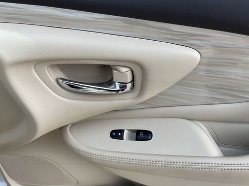 Used 2017 Nissan Murano SV image 56