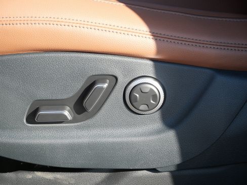 New 2026 Genesis GV70 2.5T Advanced image 5