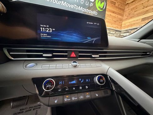 Used 2023 Hyundai Elantra SEL w/ Convenience Package image 18