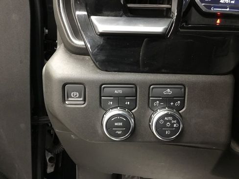 Used 2022 GMC Sierra 1500 Elevation image 13