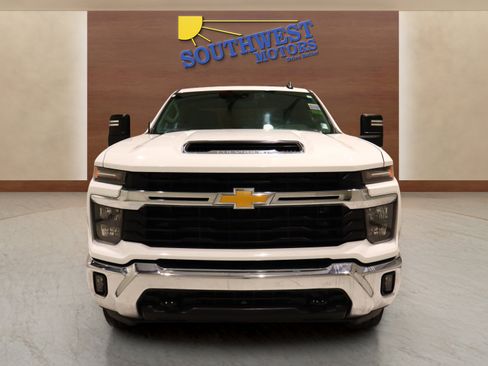 Used 2024 Chevrolet Silverado 2500 LT image 6