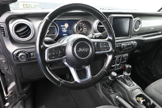 Used 2022 Jeep Wrangler Unlimited Sahara w/ Cold Weather Group AWD/4WD image 26