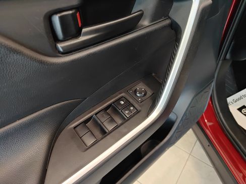Used 2020 Toyota RAV4 LE w/ Carpet Mat Package FWD image 9