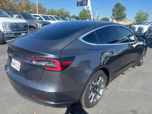 Used 2020 Tesla Model 3 Standard Range RWD image 4
