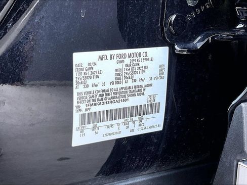 Used 2024 Ford Explorer XLT w/ Equipment Group 202A AWD/4WD image 36